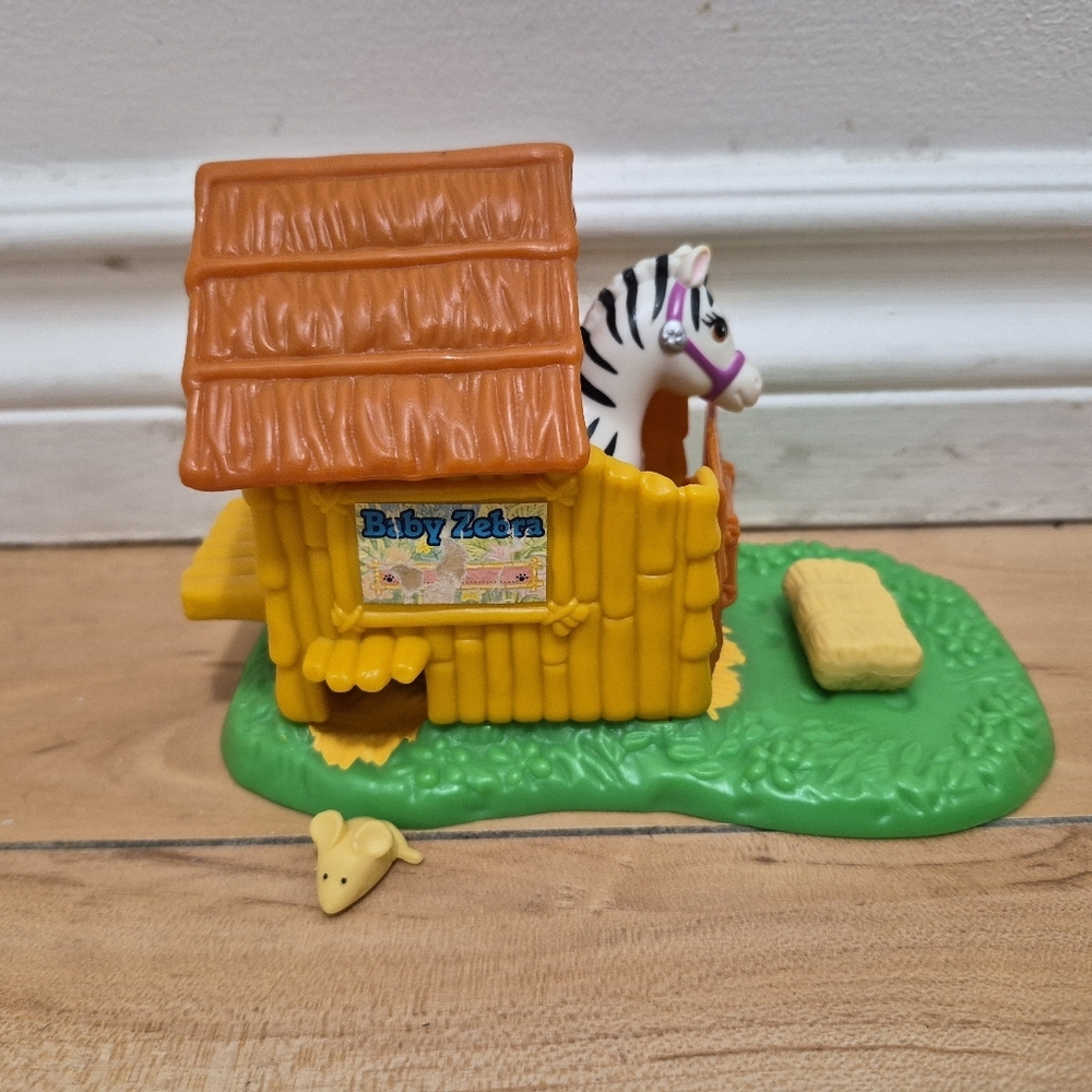 Vintage 1993 Littlest Pet Shop (LPS) Baby Zebra playset